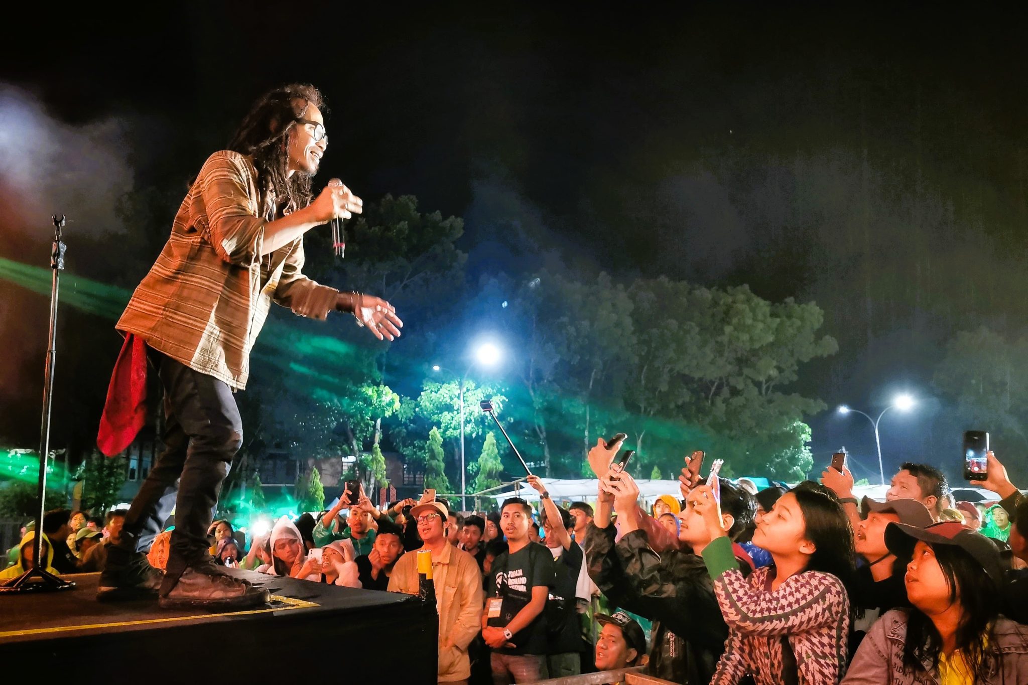 Hujan Tak Halangi Keseruan Toraja Highland Festival: Ipang Memukau Penonton di Rantepao