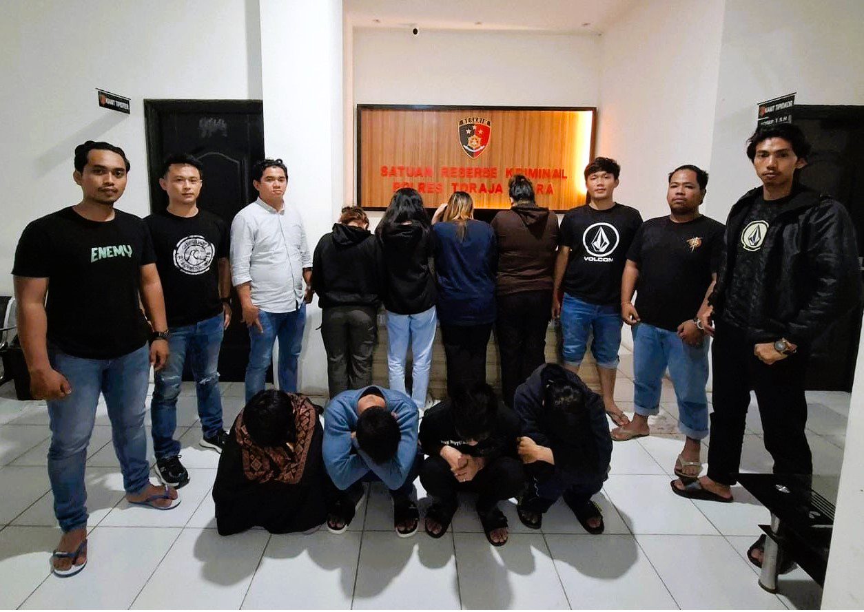 Muciraki dan 4 PSK Online Diringkus Polisi di Toraja Utara