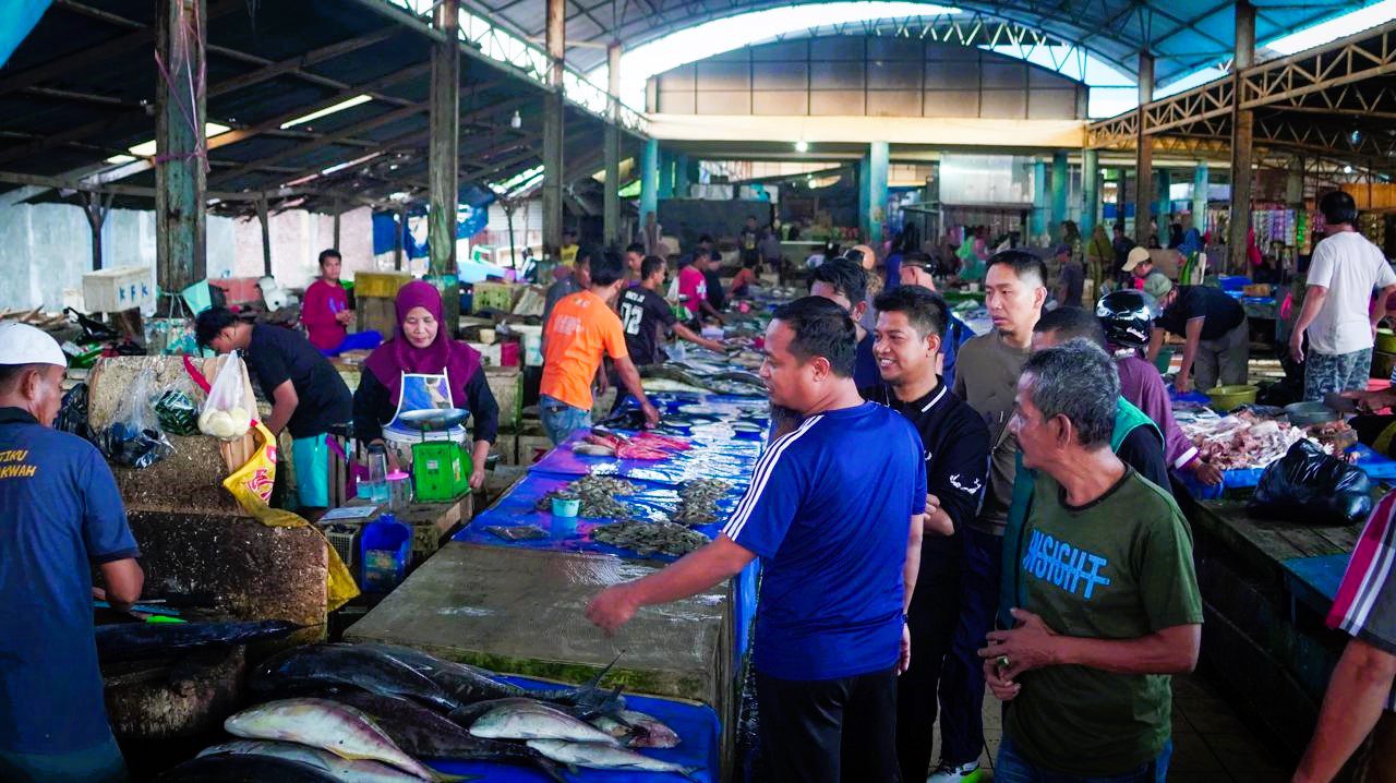 Andi Sudirman Blusukan di Pasar Cekkeng Bulukumba