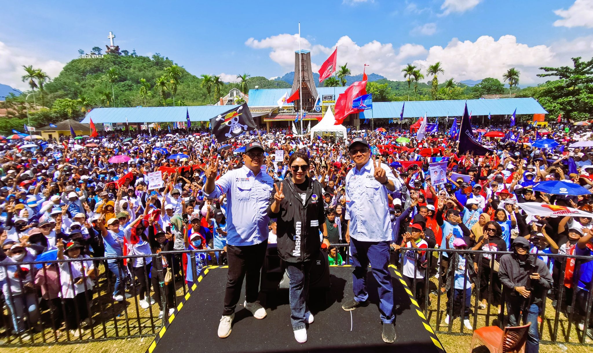 Lautan Manusia Meriahkan Kampanye Akbar Dedy-Andrew di Toraja Utara