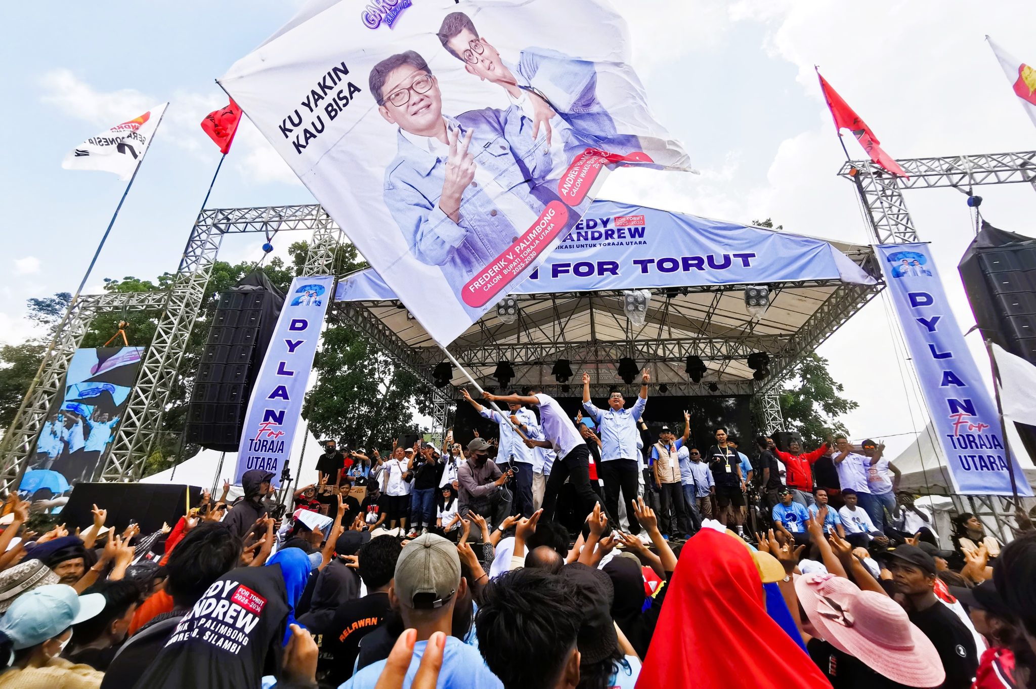 Dedy-Andrew Tegaskan Komitmen Perubahan dalam Kampanye Akbar di Toraja Utara