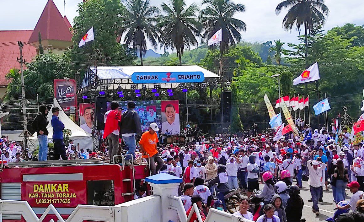 Kampanye Akbar ZATRIA, Massa Pendukung Mulai Padati Plaza Kolam Makale