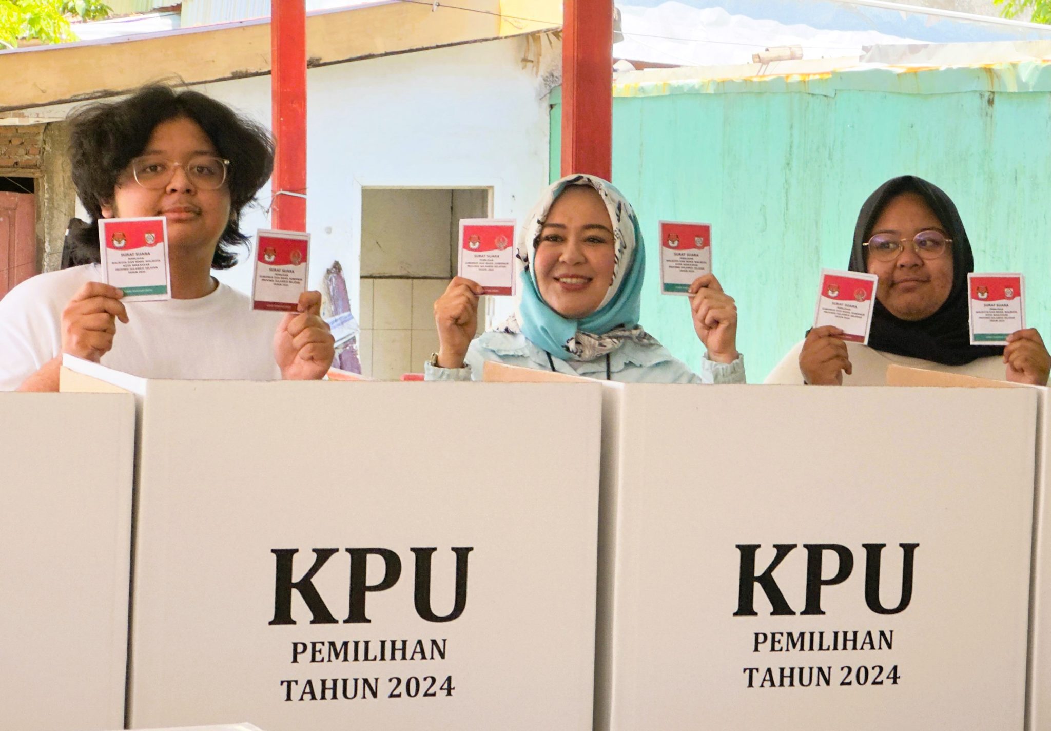 Memilih di TPS 7 Makassar, Fatma Optimis Andalan Hati Menangkan Pilgub Sulsel