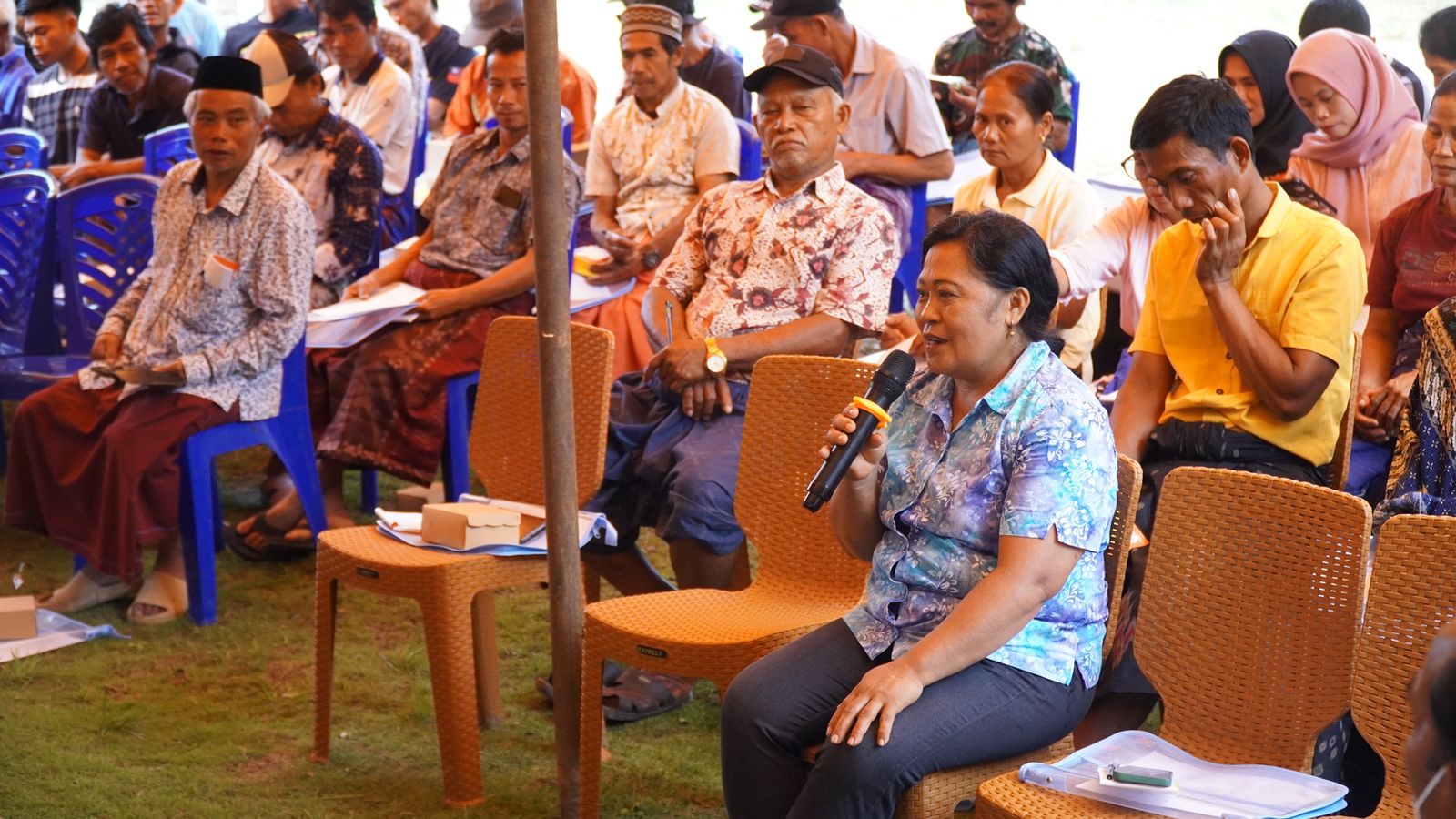 Yuniana Mulyana Dengar Keluhan Warga Terkait Pertanian dan Peternakan di Lembang Rano Tengah