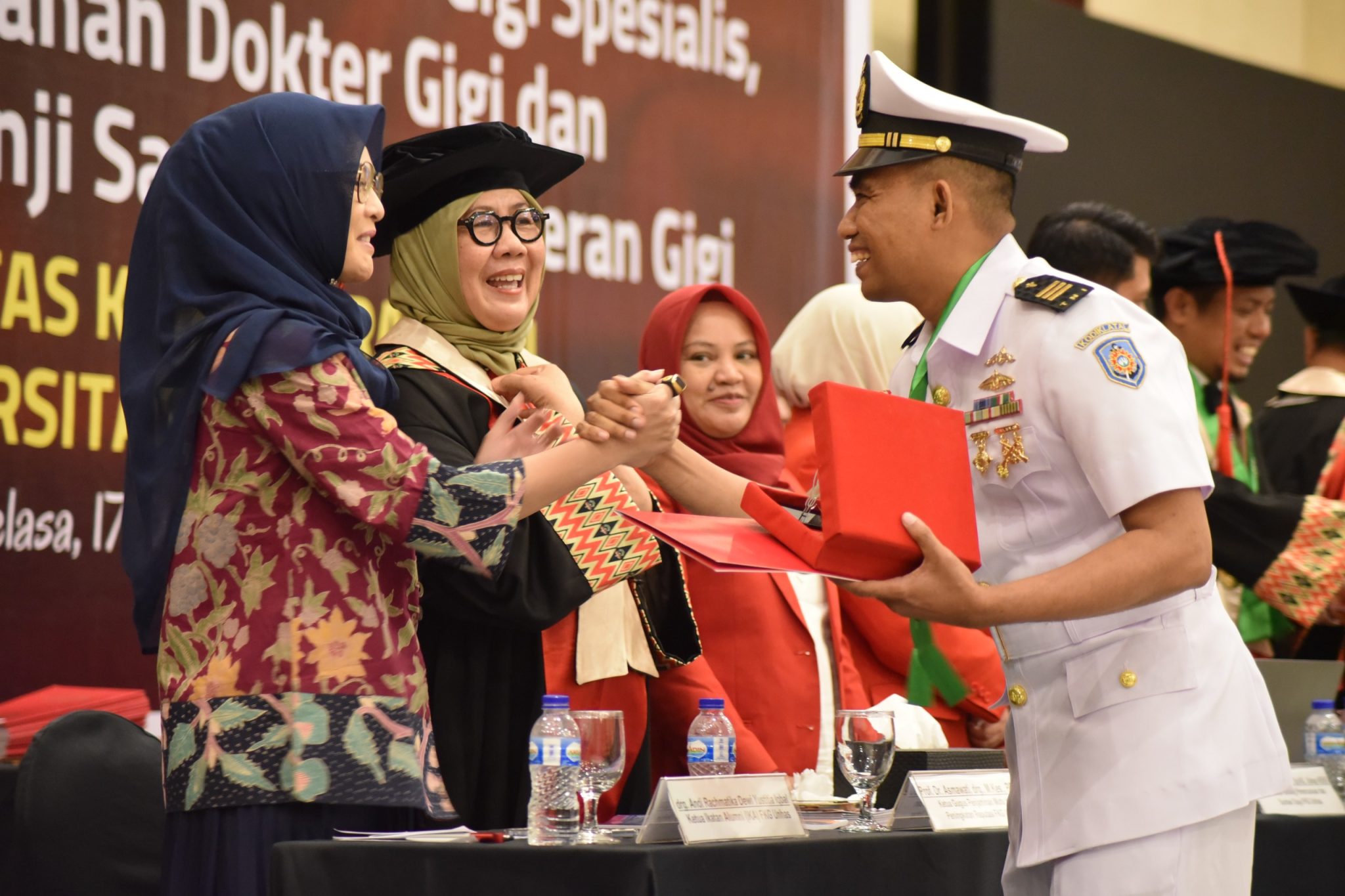 Putra Terbaik Muna Perwira TNI AL Raih Gelar Spesialis Bedah Mulut dan Maksilofasial Unhas