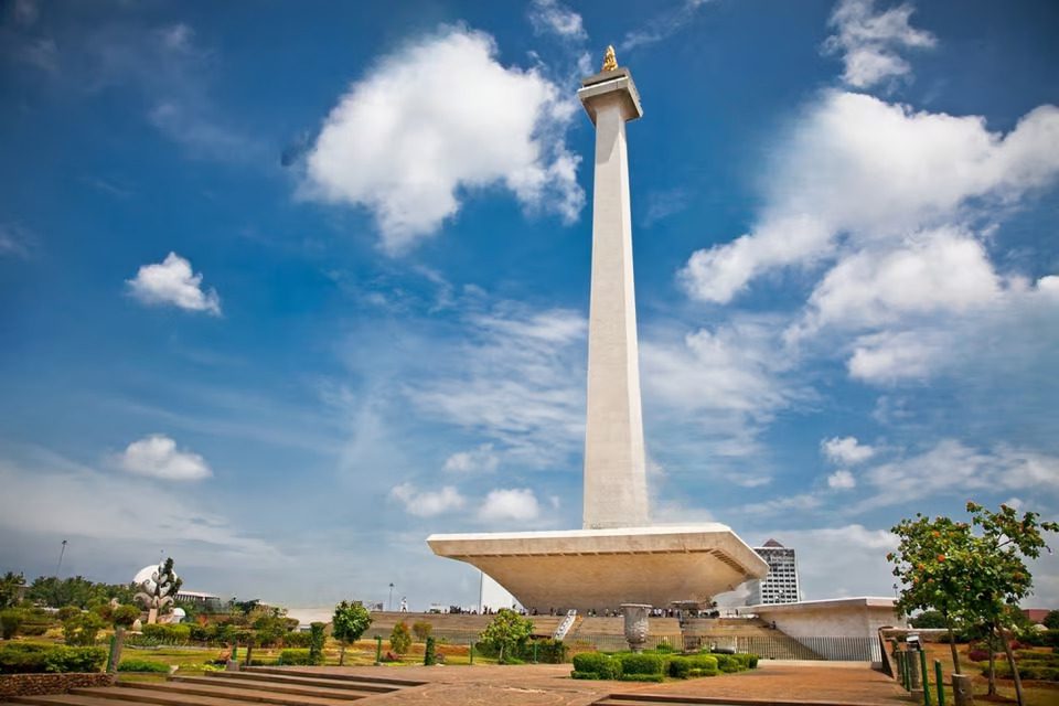 Monumen Nasional: Simbol Perjuangan dan Semangat Kemerdekaan