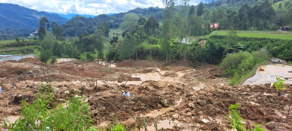 Puluhan Jenazah Tertimbun Longsor di Rindingallo, Toraja Utara; 12 Belum Ditemukan