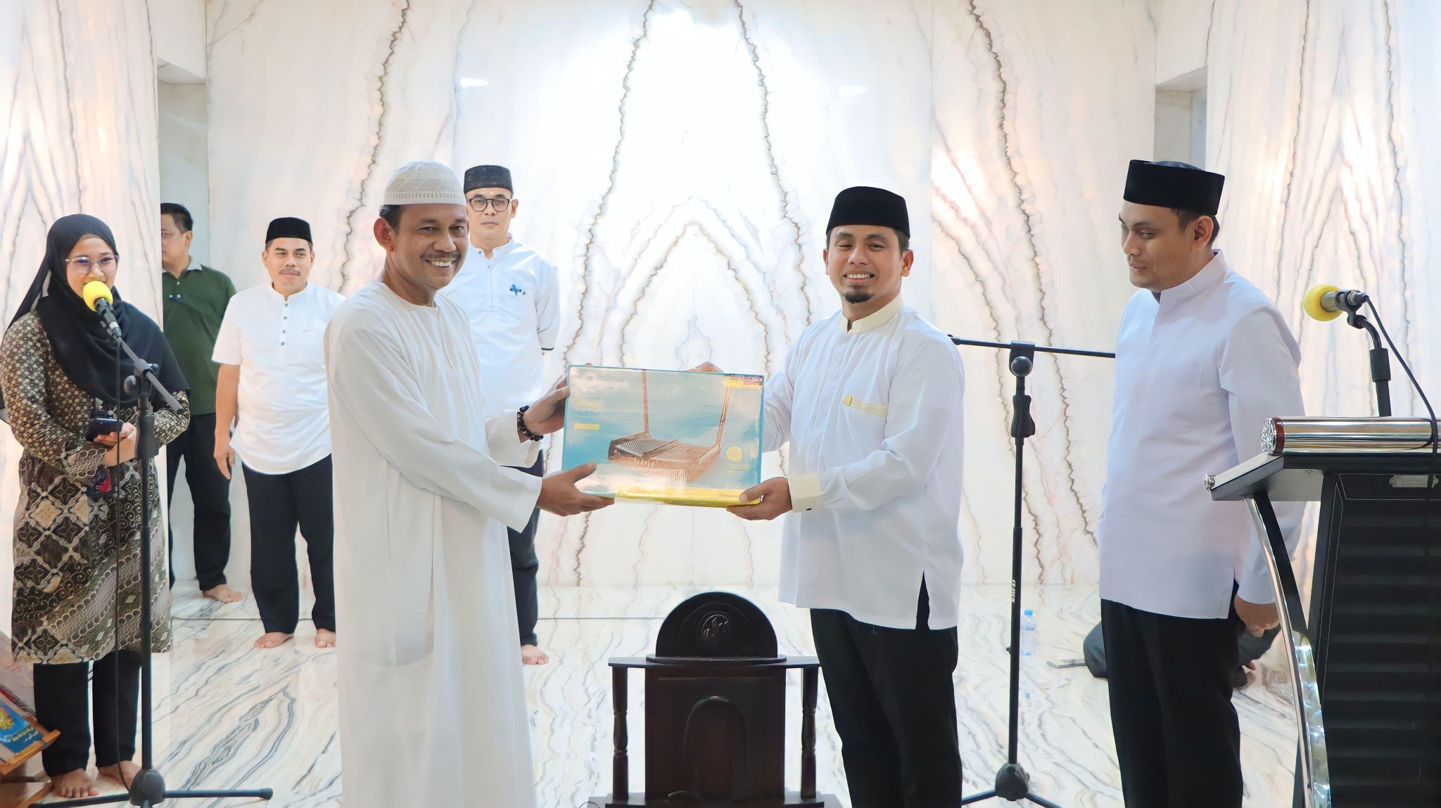 Wali Kota Tasming Hamid Resmikan Masjid Terapung BJ Habibie sebagai Masjid 24 Jam