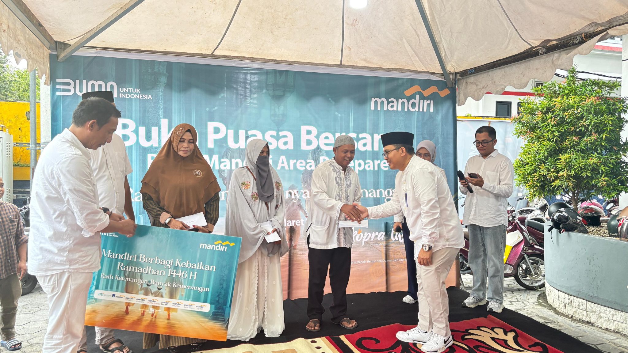 Bentuk Tanggung Jawab Sosial, Bank Mandiri Salurkan Bantuan ke Anak Yatim