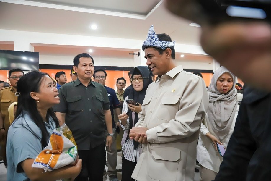 Mentan Amran dan Wamentan Sudaryono Operasi Pasar di Palembang, Ramadan Tenang