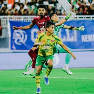 Kekalahan Pahit PSM di Kandang Sendiri, Persebaya Amankan 3 Poin