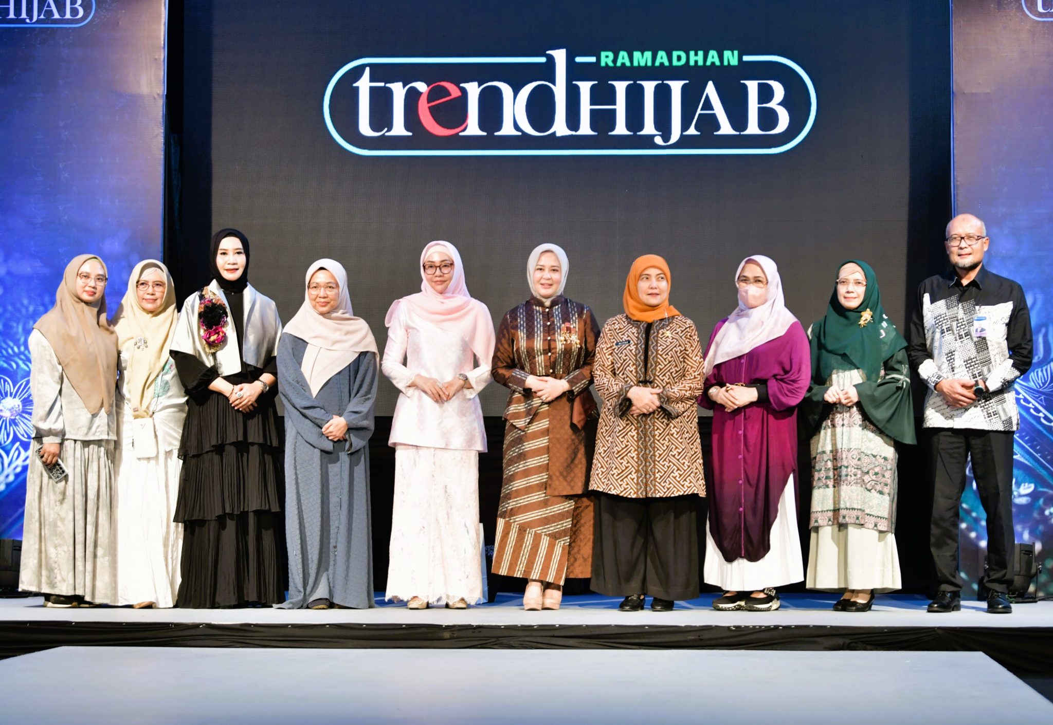 Wagub Sulsel Buka Trend Hijab Expo 2025, Akan Lelang Preloved untuk Bantu Permodalan UMKM 2 Wagub Sulsel Buka Trend Hijab Expo 2025, Akan Lelang Preloved untuk Bantu Permodalan UMKM