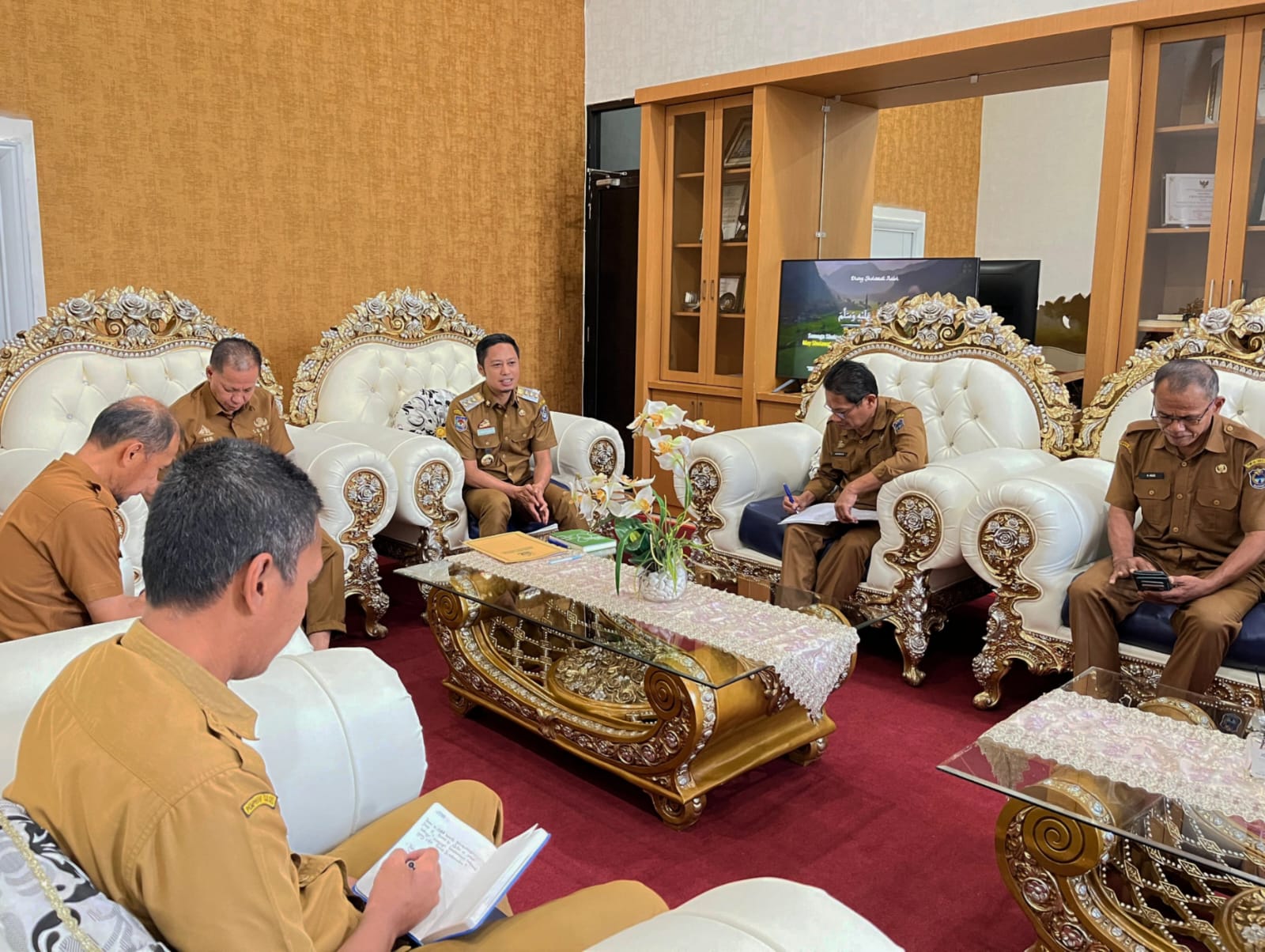 Siapkan Anggaran Rp25 M, Bupati Enrekang Pastikan THR ASN Dibayar Tepat Waktu