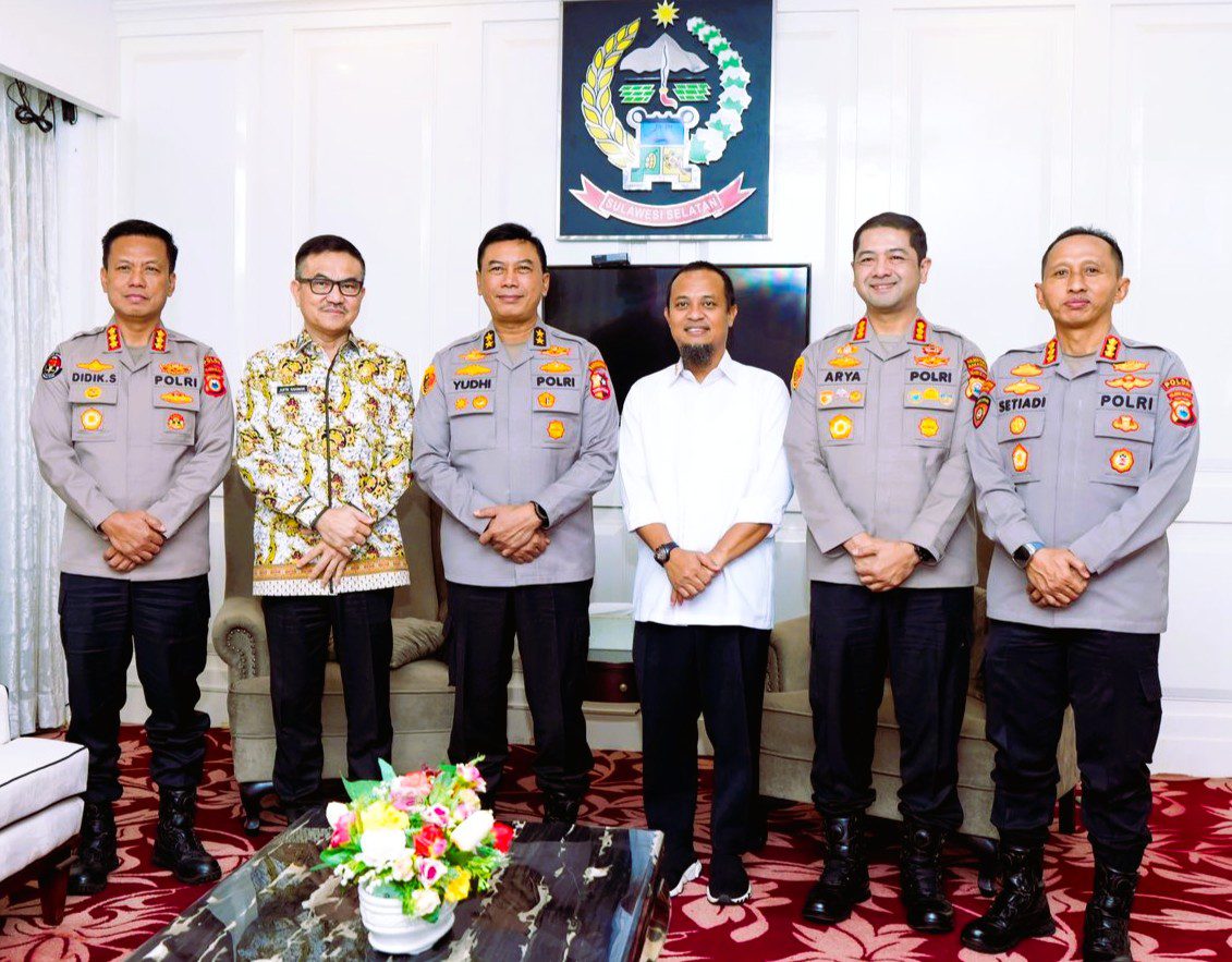Kapolda Sulsel Yudhiawan Pamit, Gubernur Andi Sudirman: "Terima Kasih atas Dedikasinya Pak Jenderal"