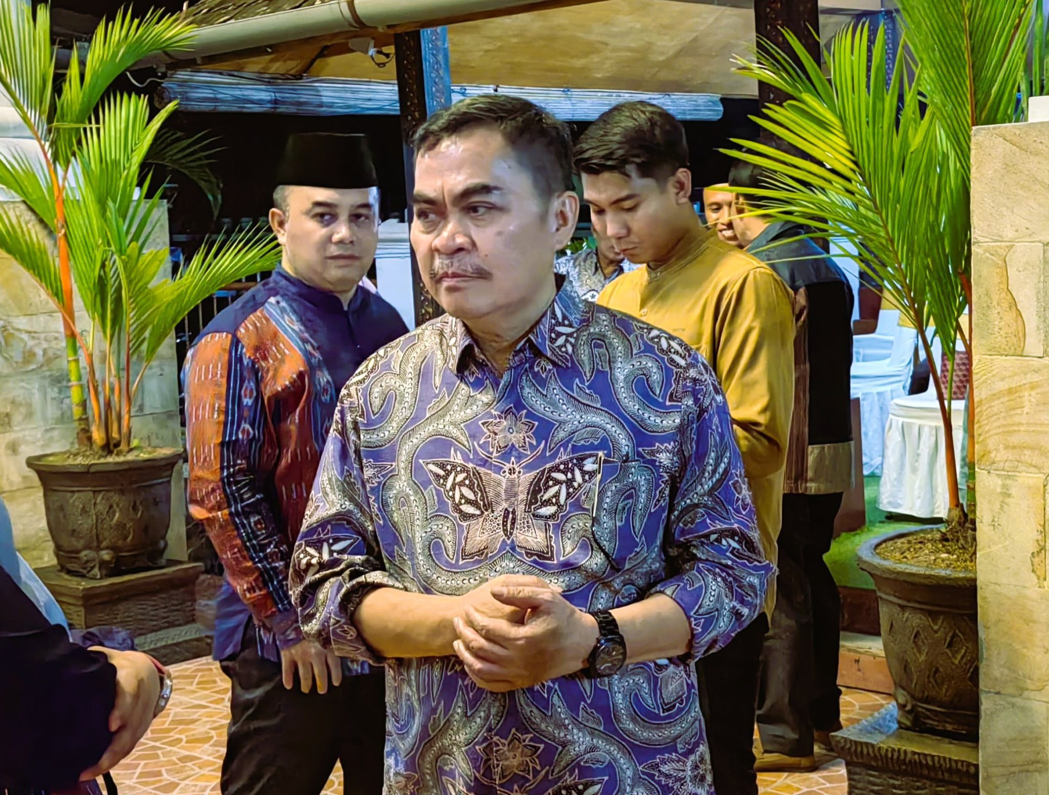 Tolak Pengadaan Kendaraan Dinas Baru, Bupati Zadrak Pilih Pakai Kendaraan Lama