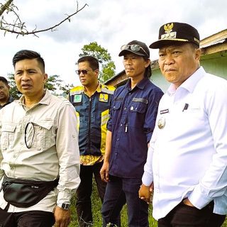 Puluhan Tahun Terabaikan, Bupati Welem: Jembatan Kalukku Segera Diperbaiki
