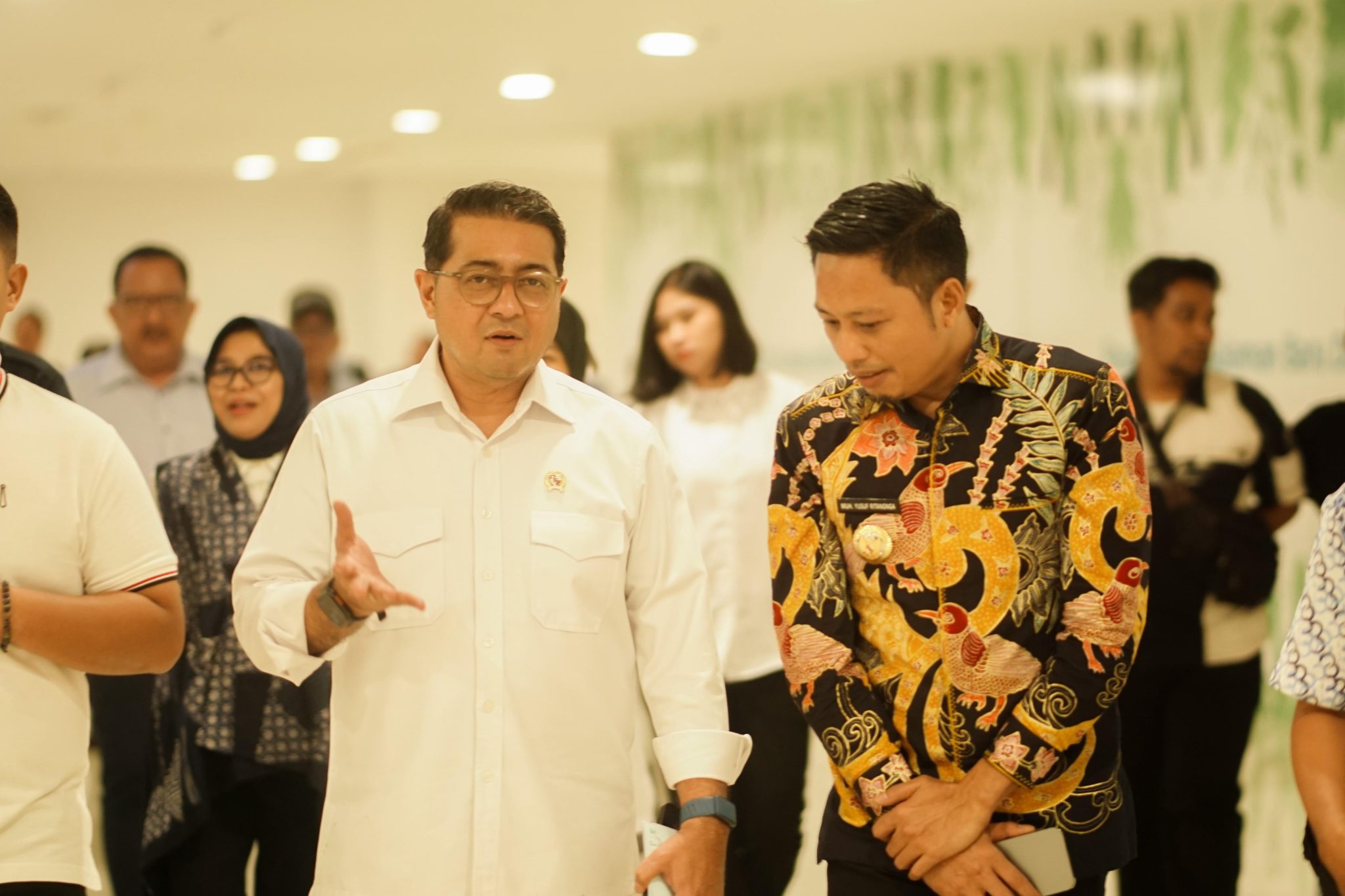 Bertemu Menekraf, Bupati Enrekang Bahas Pengembangan Ekonomi Kreatif Daerah
