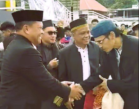 Hadiri Shalat Idul Fitri: Welem dan Sudirman Perlihatkan Kerukunan di Mamasa