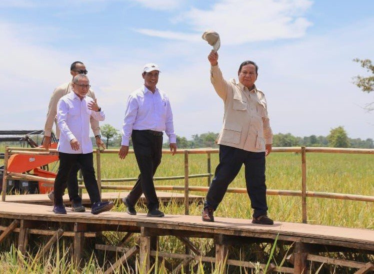 Presiden Prabowo Apresiasi Kinerja Menteri Amran: “Setiap Saya Cari, Selalu Ada di Sawah”
