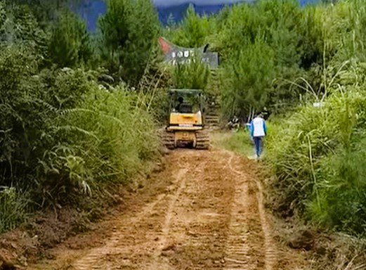 Bupati Mamasa Perintahkan Perbaikan Jalan Menuju Objek Wisata Tondok Bakaru Sambut Bulan Mamase
