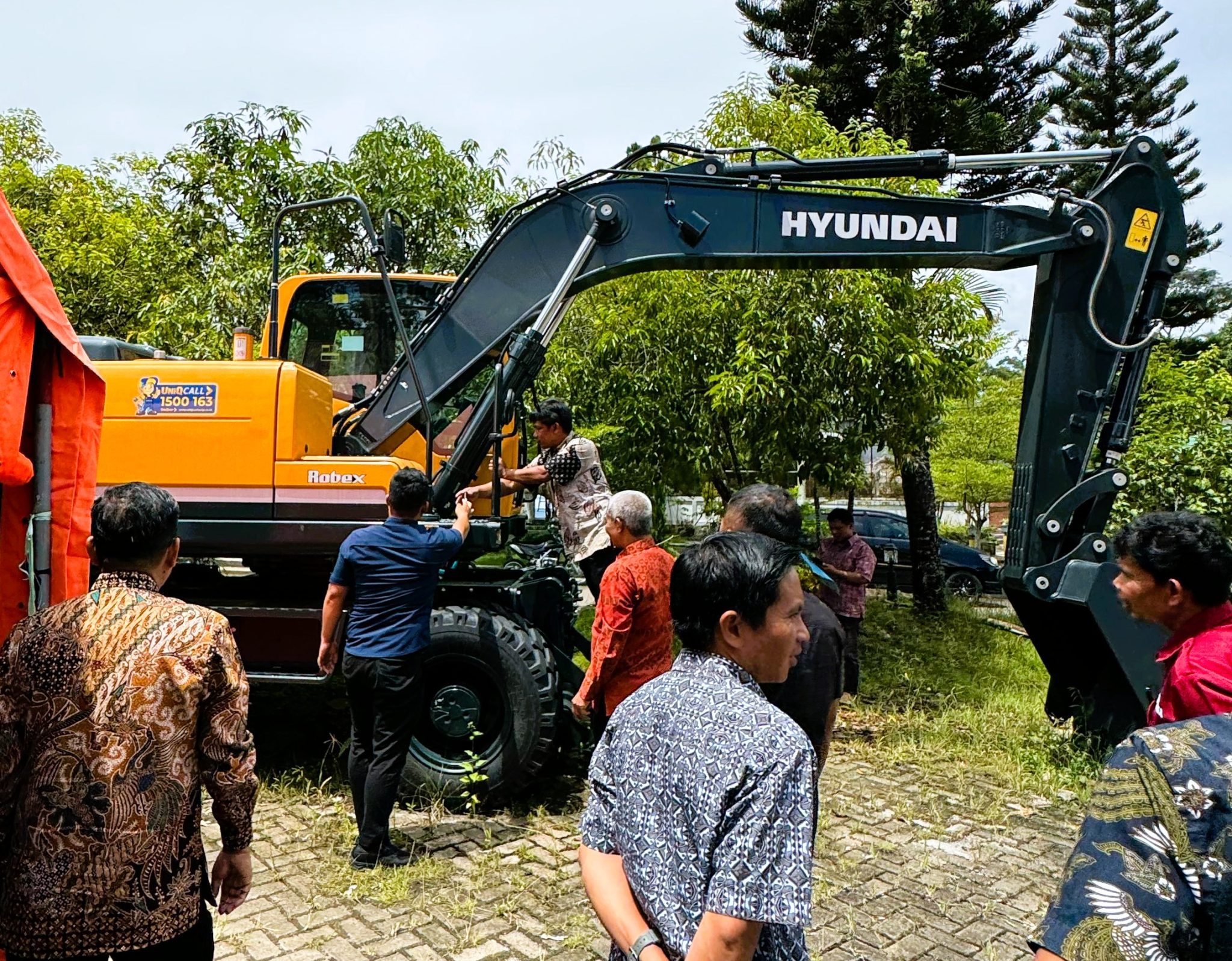 Antisipasi Bencana Alam, Tana Toraja Dapatkan Bantuan Alat Berat dari Kemensos RI
