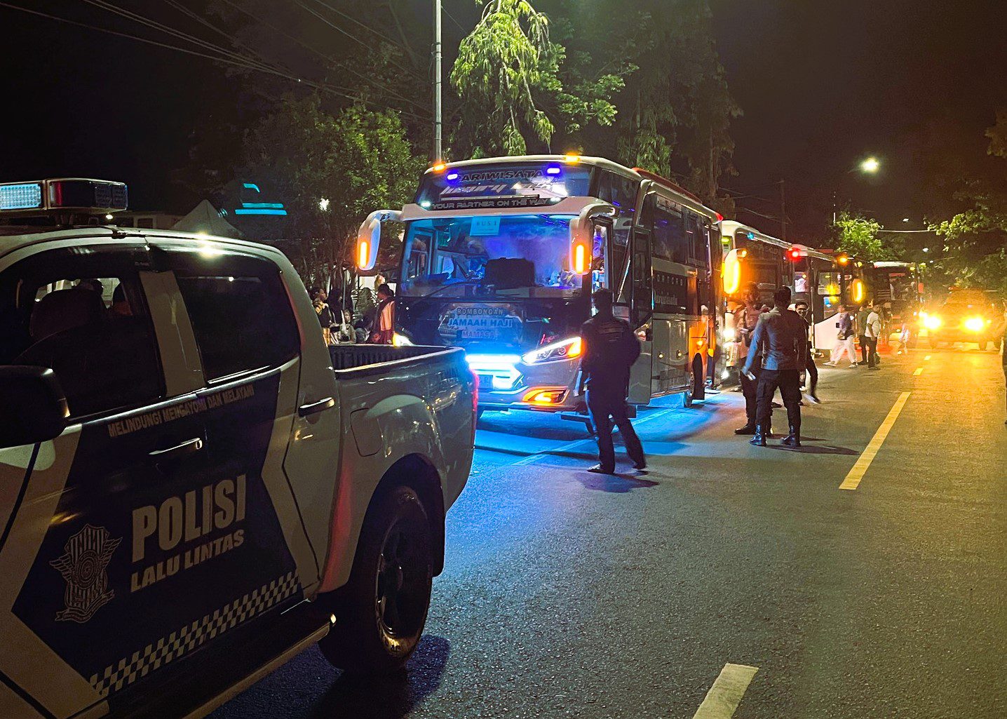 Bupati Welem Lepas 101 Calon Jamaah Haji Mamasa ke Tanah Suci 2 Bupati Welem Lepas 101 Calon Jamaah Haji Mamasa ke Tanah Suci