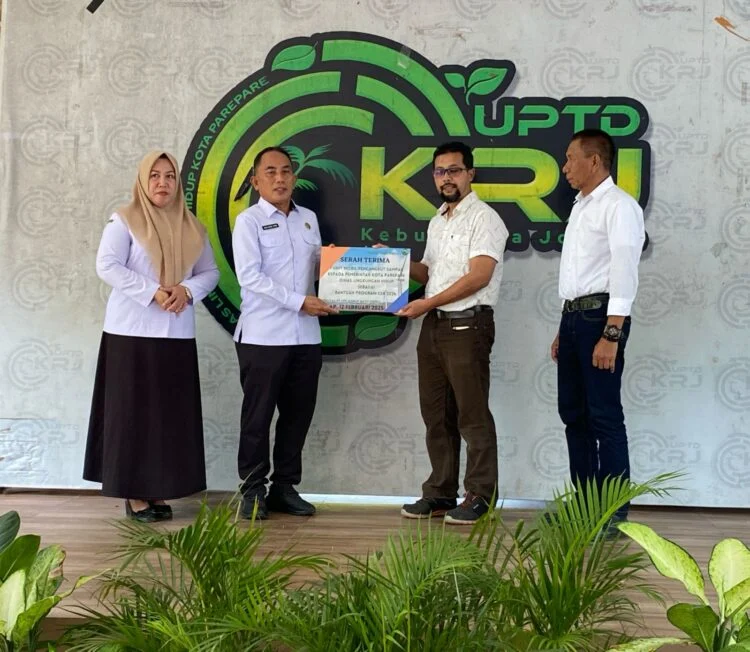 Pemkot Parepare Terima Bantuan Kendaraan Pengangkut Sampah dari PT Barito Wind Energy