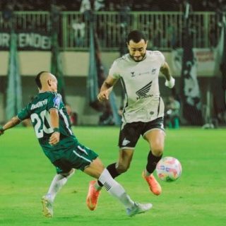 Drama VAR dan Gol Spektakuler! PSS Sleman Kalahkan PSM 3-1