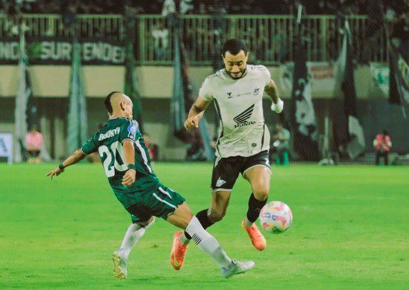 Drama VAR dan Gol Spektakuler! PSS Sleman Kalahkan PSM 3-1
