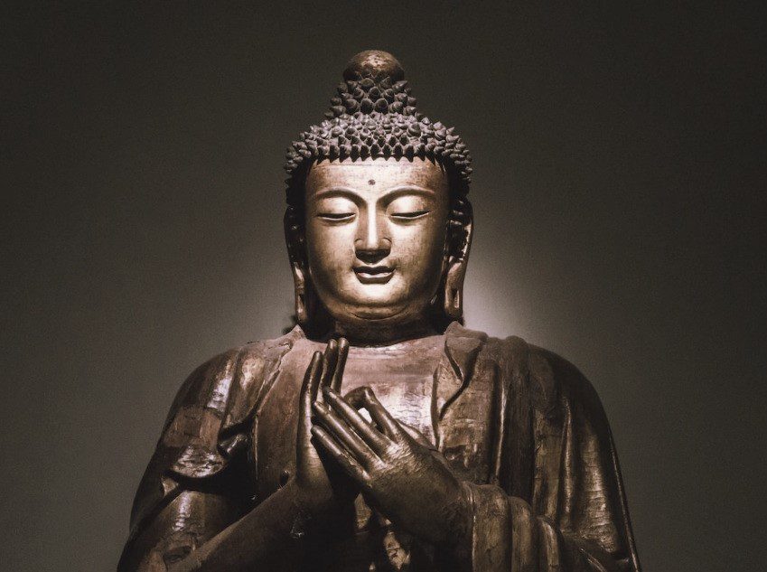Waisak 2025: Memperingati Trisuci Buddha Gotama di Borobudur dengan Api Abadi dan Air Suci