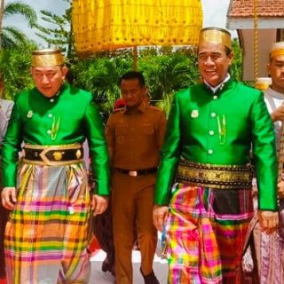 Kapolri dan Mentan Dianugerahi Gelar Adat oleh Dewan Adat Bone