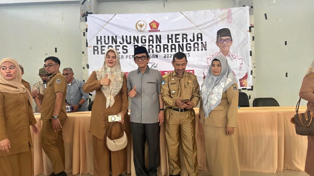 La Tinro La Tunrung Salurkan Bantuan Renovasi Sekolah dan Beasiswa Pendidikan di Enrekang