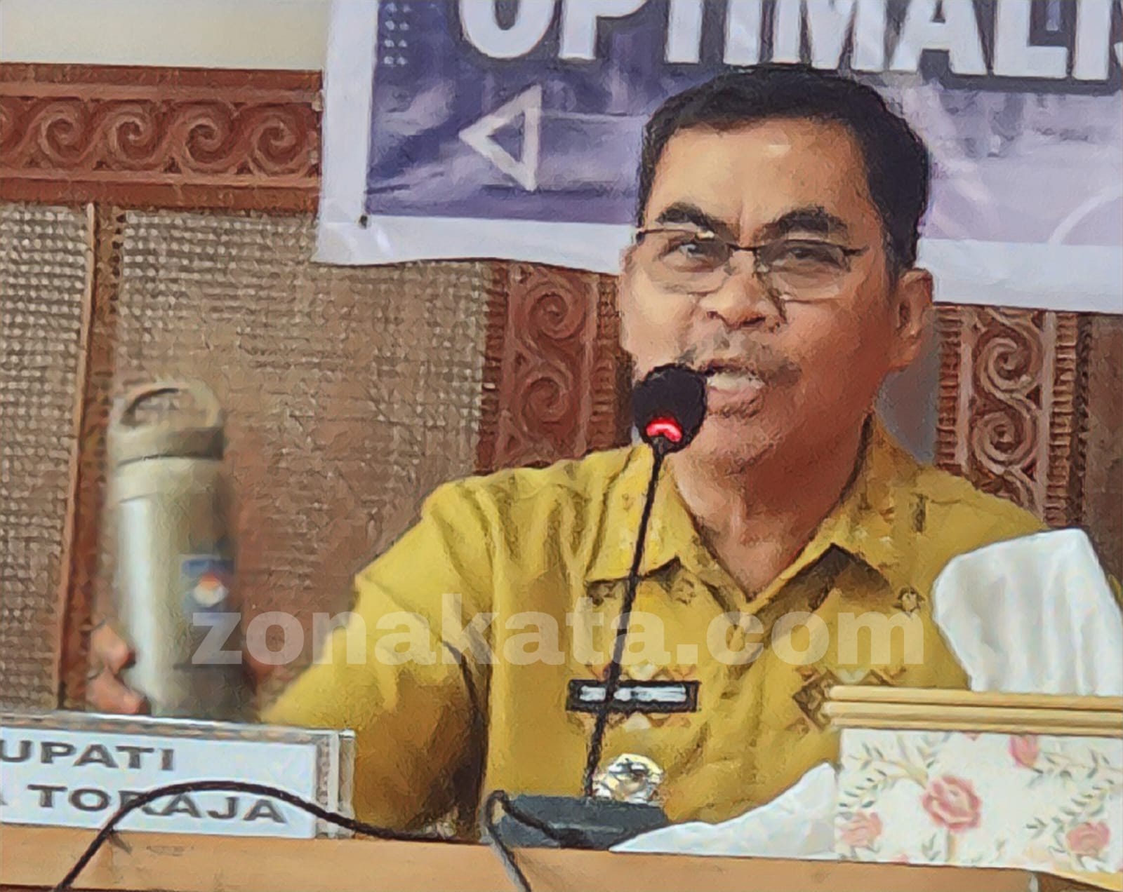 Dalam Rapat Pemkab, Bupati Tana Toraja Anjurkan Penggunaan Tumbler