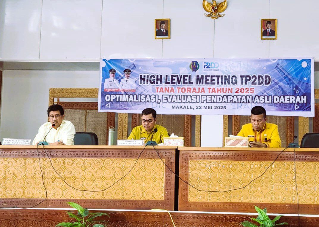 Bupati Tana Toraja Dorong Optimalisasi PAD dan Percepatan Digitalisasi Daerah