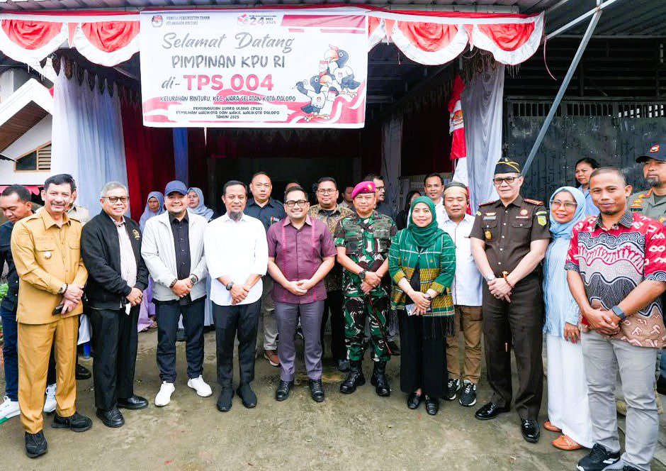 Gubernur Sulsel Tinjau Langsung Proses Pencoblosan PSU di Kota Palopo