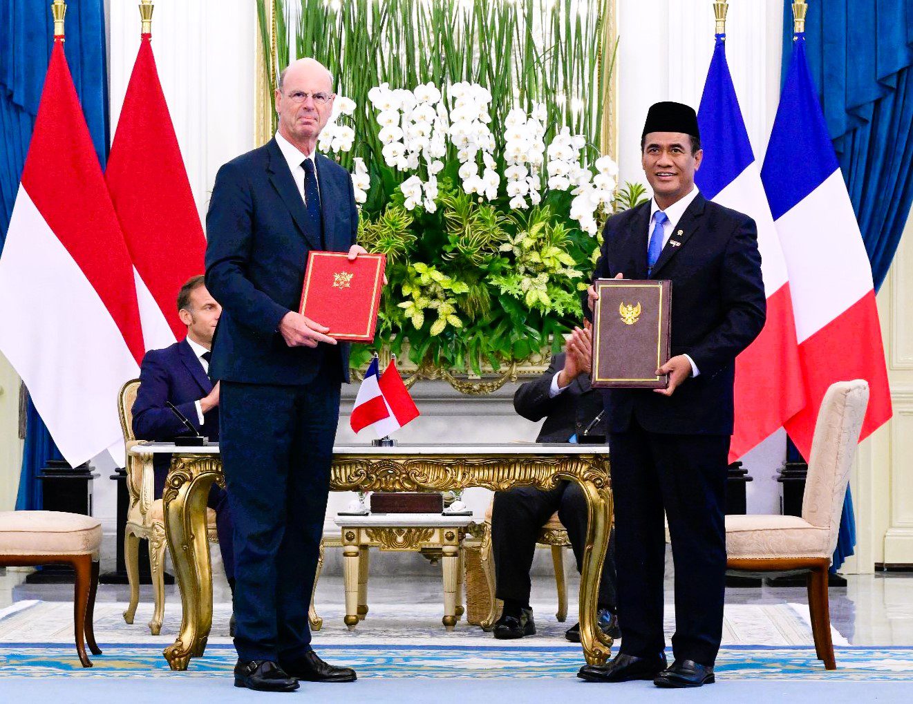 Mentan Amran Teken Deklarasi Kerja Sama Pertanian dalam Pertemuan Bilateral Indonesia–Prancis 2 Mentan Amran Teken Deklarasi Kerja Sama Pertanian dalam Pertemuan Bilateral Indonesia–Prancis