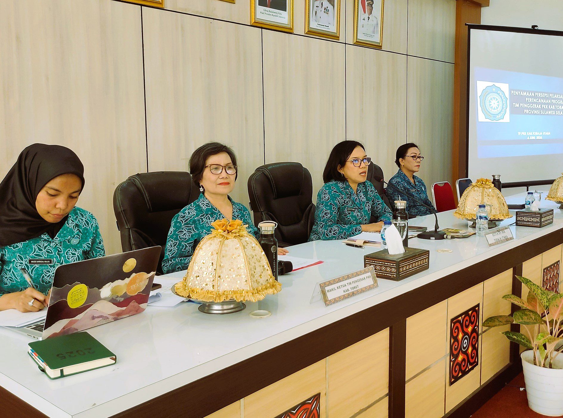 PKK Toraja Utara Perkuat Sinergi Program Lewat Rapat Penyamaan Visi 1 PKK Toraja Utara Perkuat Sinergi Program Lewat Rapat Penyamaan Visi