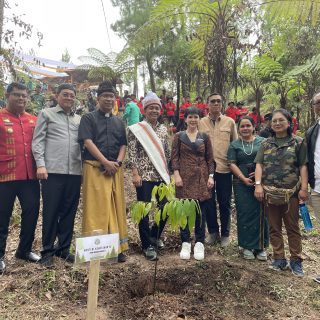 Menteri Kehutanan RI Hadiri Festival Hutan Toraja, Serukan Cinta Lingkungan