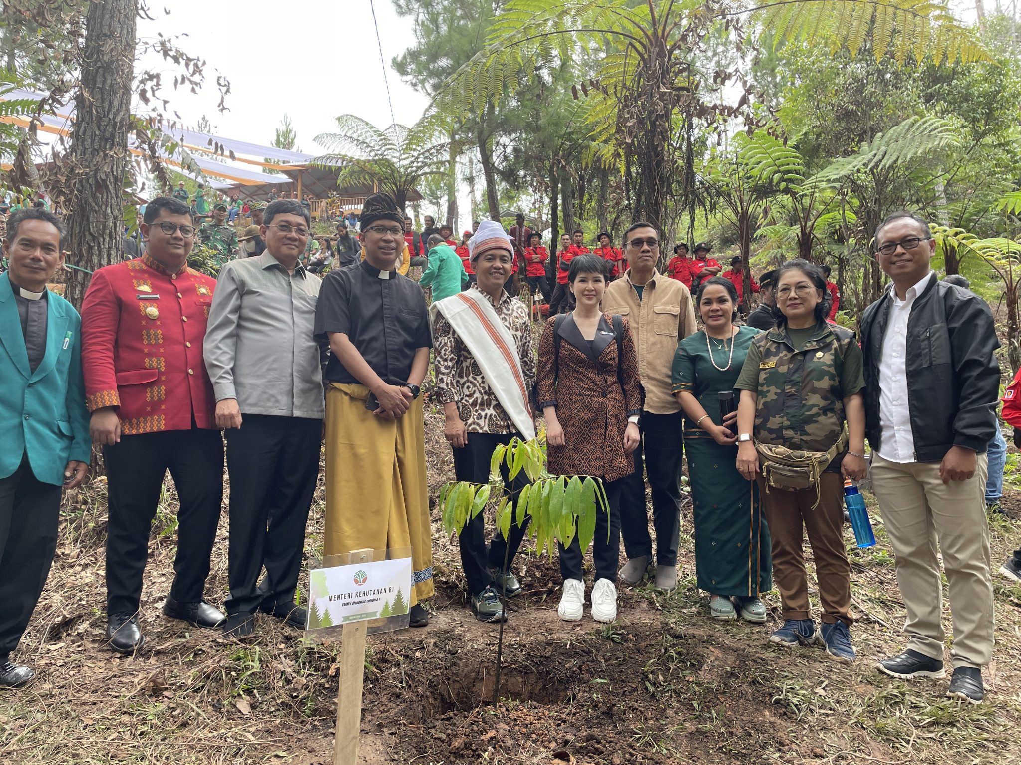 Menteri Kehutanan RI Hadiri Festival Hutan Toraja, Serukan Cinta Lingkungan