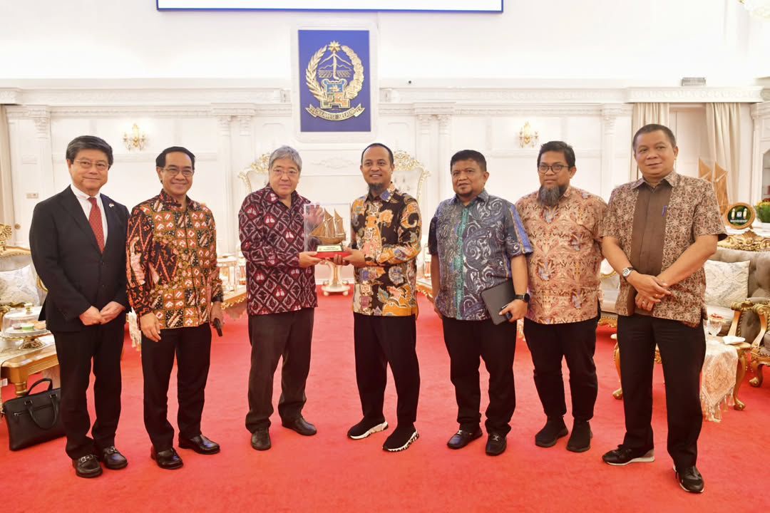 Gubernur Sulsel Terima Dubes Jepang, Bahas Kerja Sama Pendidikan dan Ketenagakerjaan 2 Gubernur Sulsel Terima Dubes Jepang, Bahas Kerja Sama Pendidikan dan Ketenagakerjaan