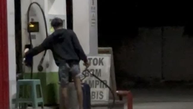 Petani Keluhkan BBM Sering Kosong, SPBU Malah Kedapatan Layani Pelangsir Tengah Malam
