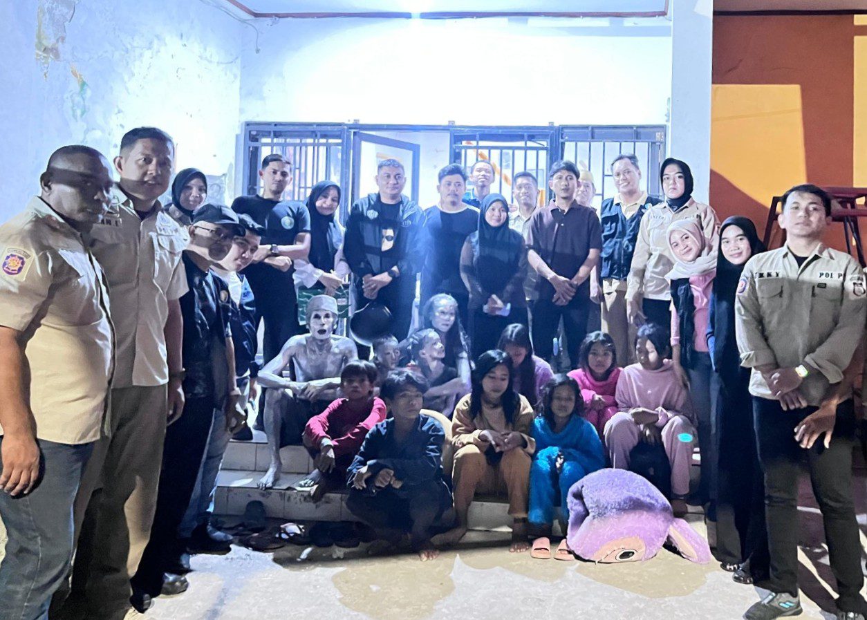Dinas Sosial dan Satpol PP BKO Tertibkan Manusia Silver dan Gepeng di Makassar