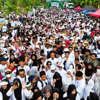 Puluhan Ribu Warga Meriahkan Jalan Sehat Anti Mager di Luwu, Gubernur Sulsel Apresiasi Antusiasme Masyarakat