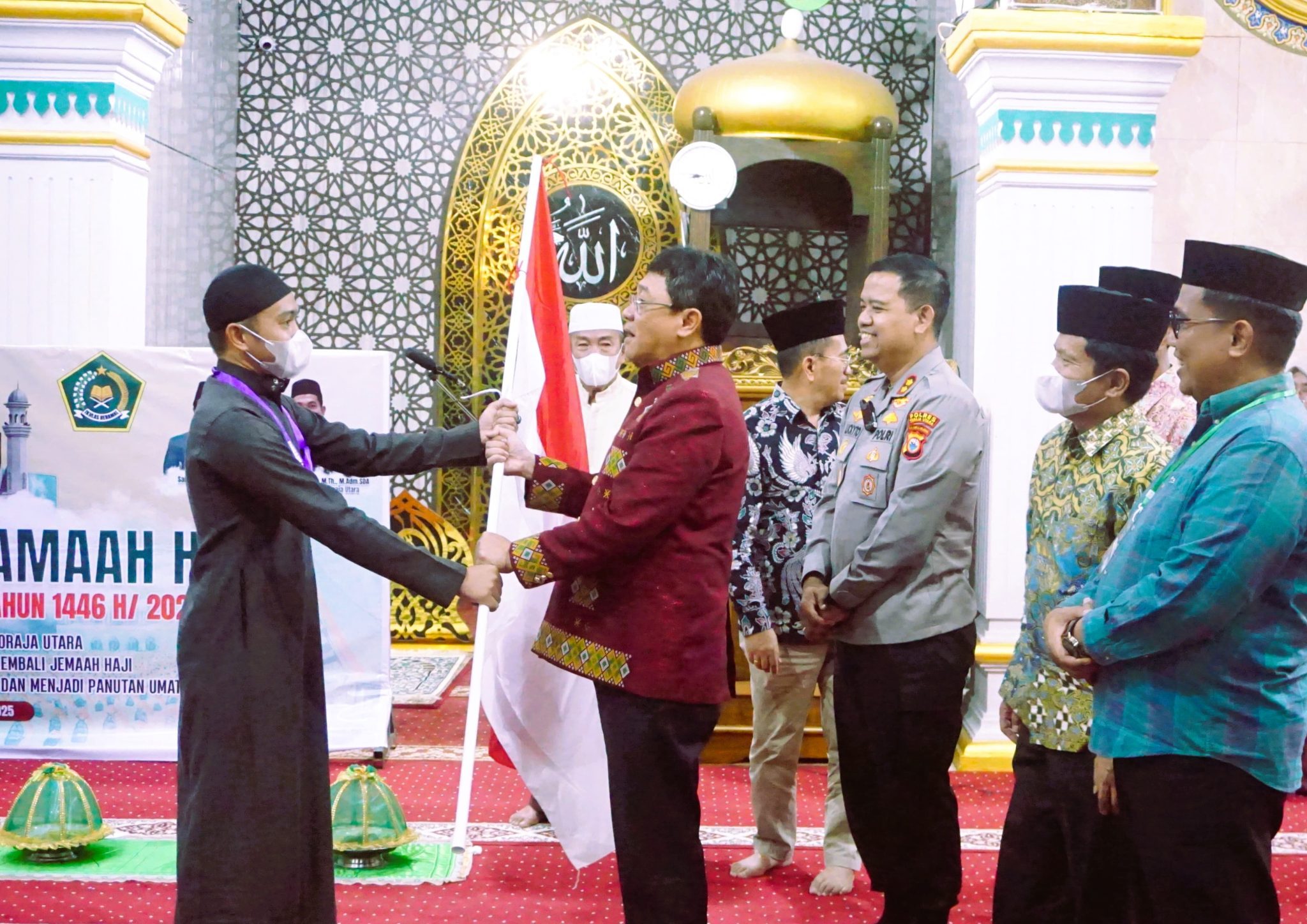 Sambut 18 Jamaah Haji Toraja Utara, Bupati Dedi: Alhamdulillah, Semoga Menjadi Haji dan Hajjah Mabrur