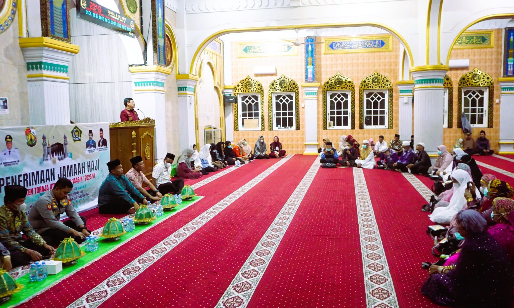 Sambut 18 Jamaah Haji Toraja Utara, Bupati Dedi: Alhamdulillah, Semoga Menjadi Haji dan Hajjah Mabrur