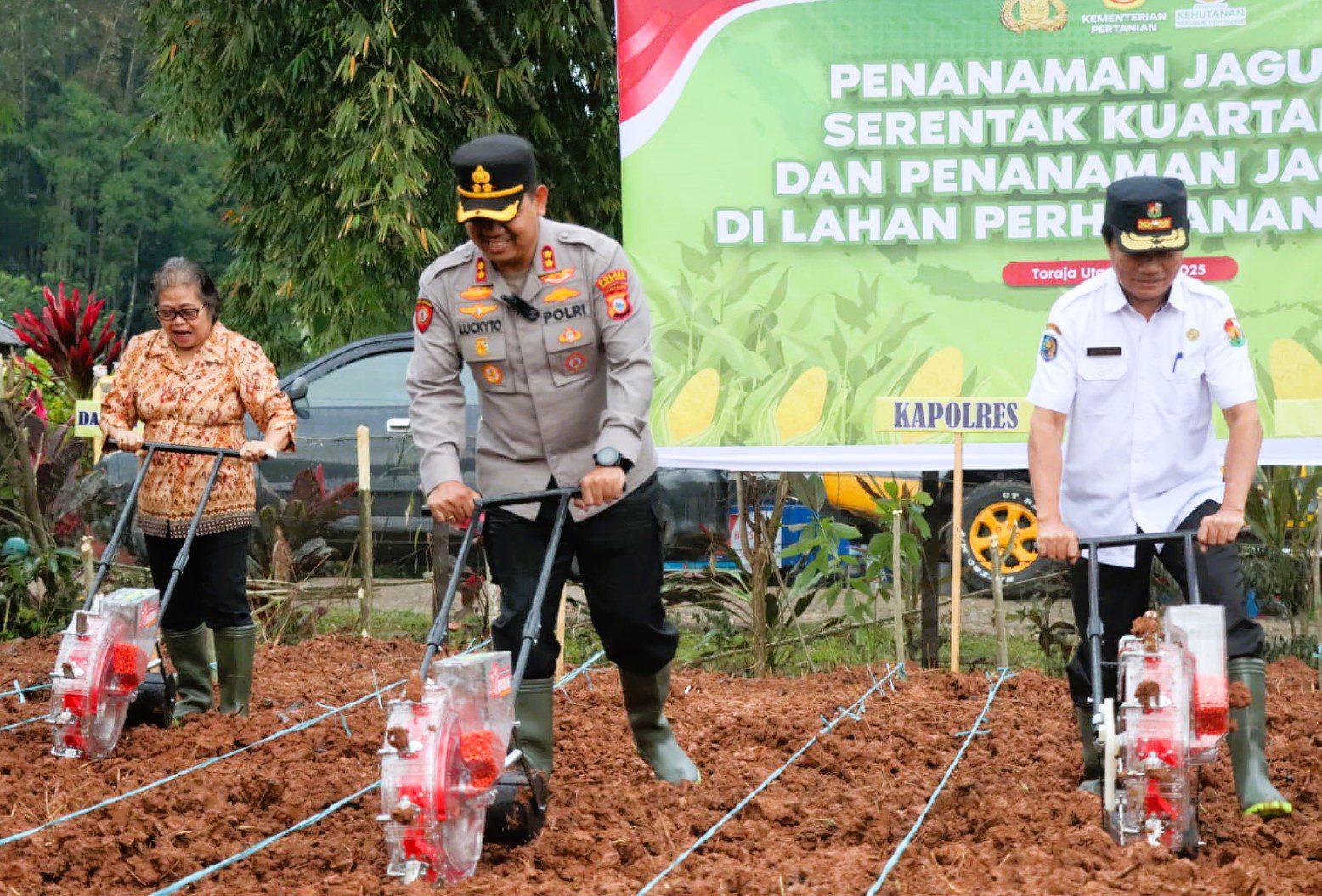 Perkuat Ketahanan Pangan, Polres, Pemda, dan Kelompok Tani Gelar Aksi Tanam Jagung di Toraja Utara