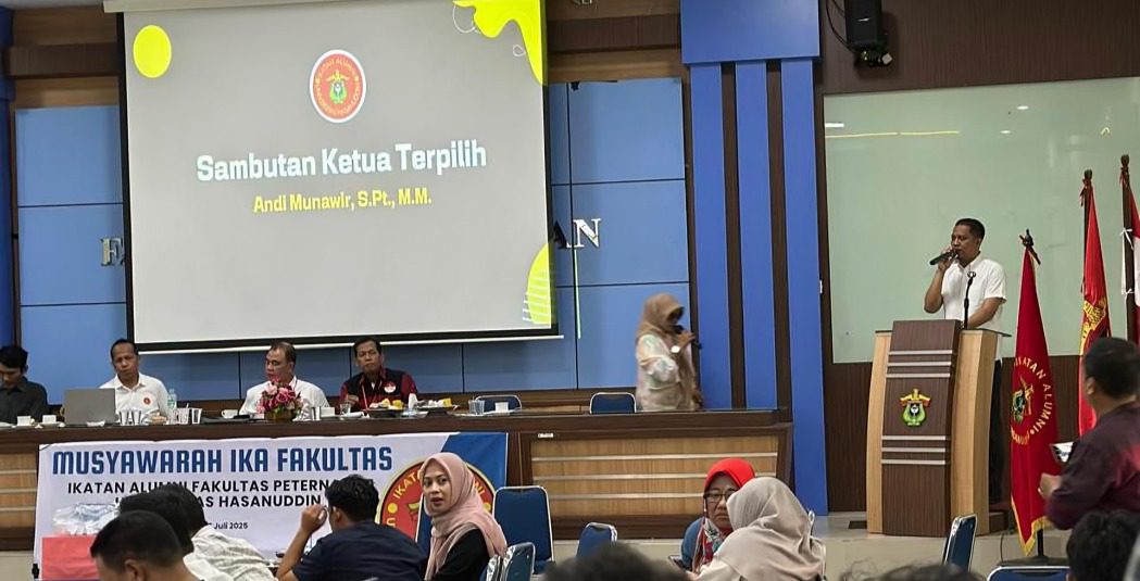 Resmi Pimpin IKA Fapet Unhas, Andi Munawir Usung Semangat Kolaborasi Alumni 2 Resmi Pimpin IKA Fapet Unhas, Andi Munawir Usung Semangat Kolaborasi Alumni