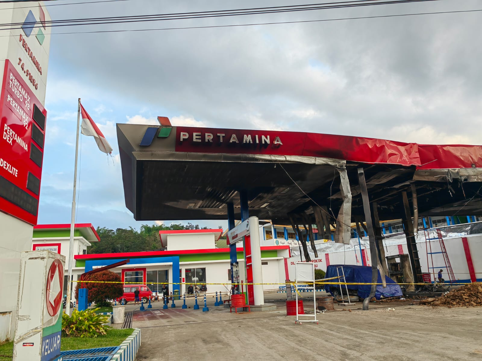 SPBU Kasimpo Makale Ludes Terbakar, Diduga Akibat Mobil Bertangki Modifikasi 1 SPBU Kasimpo Makale Ludes Terbakar, Diduga Akibat Mobil Bertangki Modifikasi