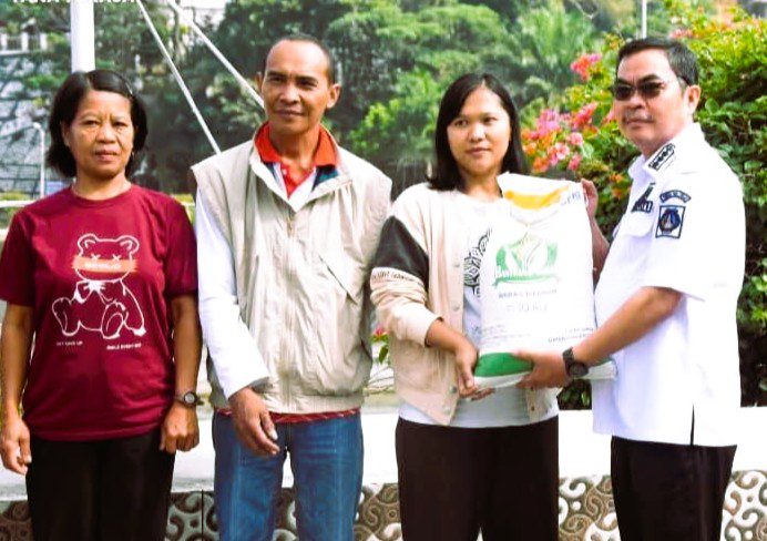 Program Bantuan Pangan Dimulai, 17.845 Keluarga di Tana Toraja Terima Beras Gratis