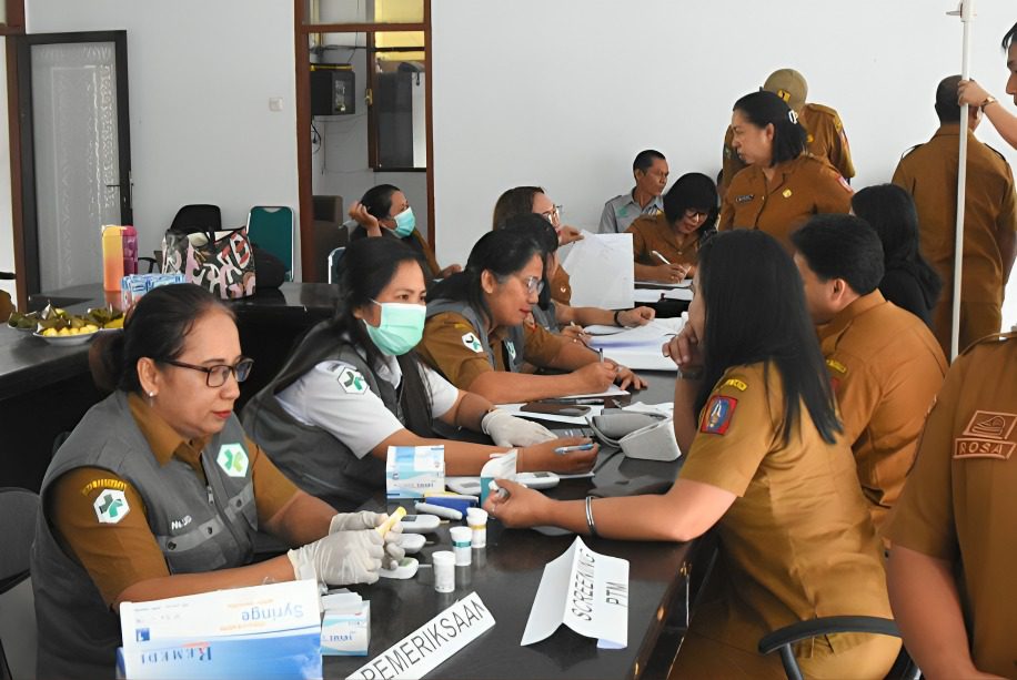 Dukung Gerakan Hidup Sehat, Dinkes Tana Toraja Gelar Pemeriksaan Kesehatan Terpadu 1 Dukung Gerakan Hidup Sehat, Dinkes Tana Toraja Gelar Pemeriksaan Kesehatan Terpadu